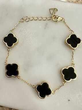 Clover black onyx bracelet